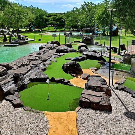 Seasons Golf, Leisure, Spa ฮาร์ทบีสบูร์ท ภายนอก รูปภาพ