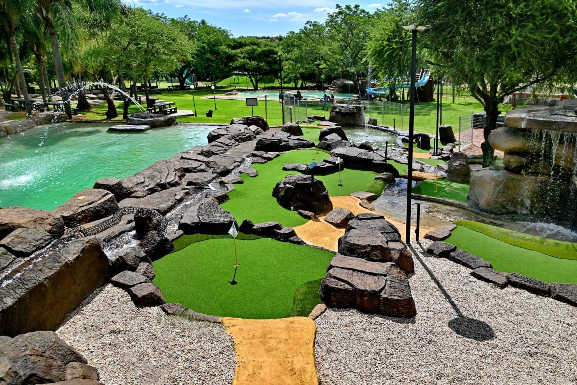 Seasons Golf, Leisure, Spa ฮาร์ทบีสบูร์ท ภายนอก รูปภาพ